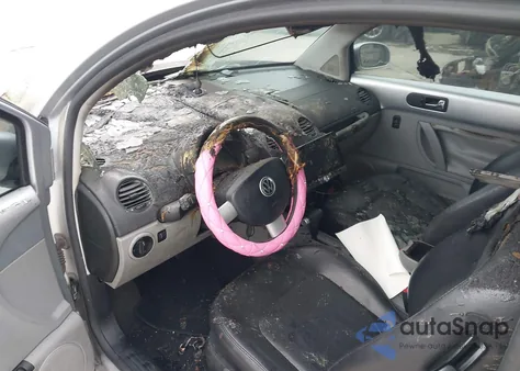 2002 Volkswagen New Beetle Gls/Gls 1.8L Turbo из США, поврежденный, VIN 3VWCD21C52M456885